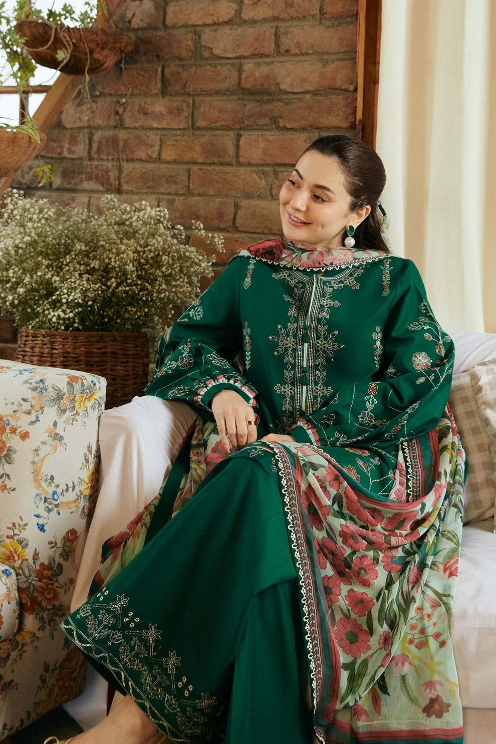 ZARA SHAHJAHAN-3PC LAWN EMBROIDERED SHIRT WITH MONARK PRINT DUPATTA & EMBROIDERED TROUSERZARA SHAHJAHAN-3PC LAWN EMBROIDERED SHIRT WITH MONARK PRINT DUPATTA & EMBROIDERED TROUSER-UR-2546