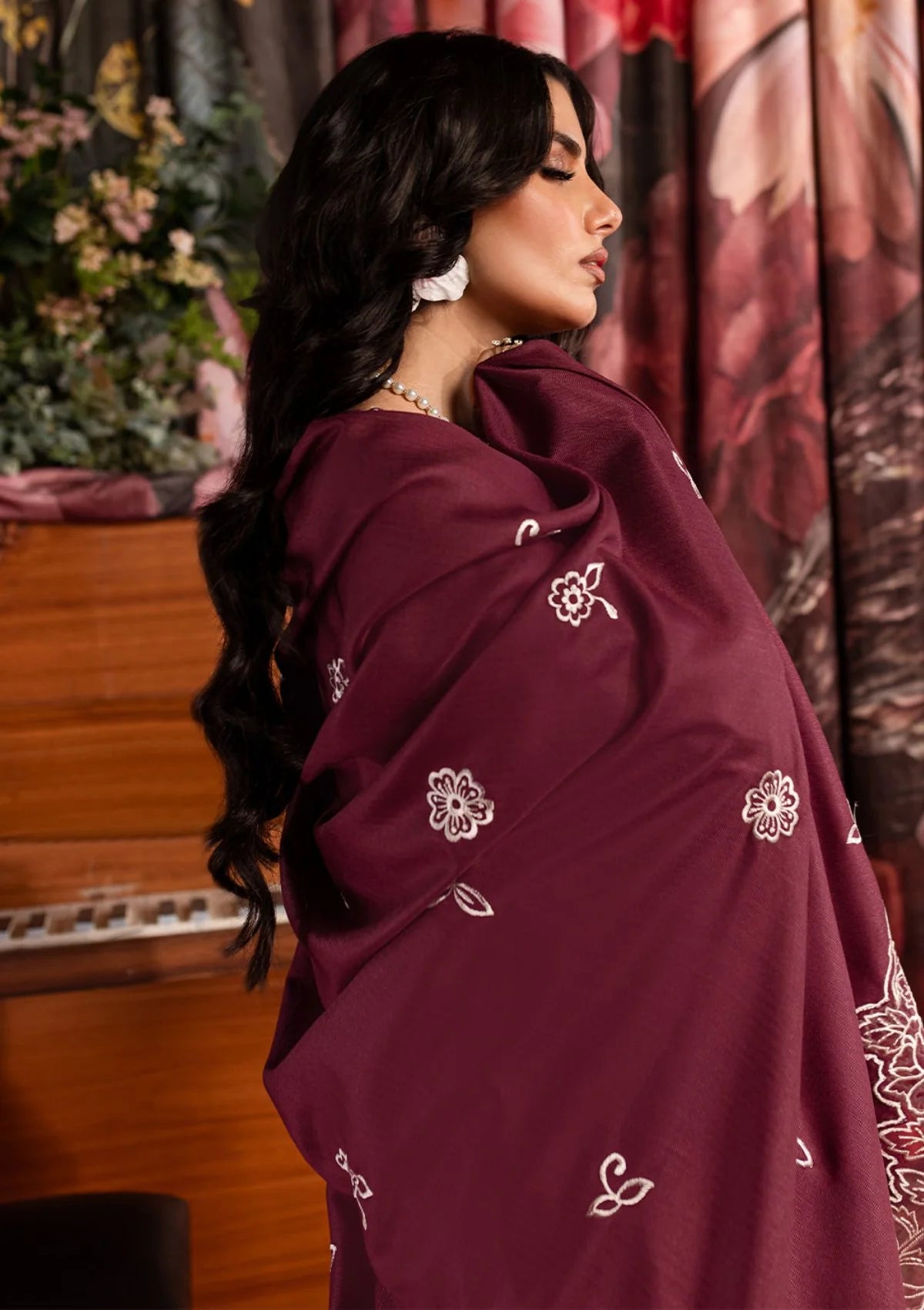 QALAMQAR-3PC CHIKANKAARI LAWN CUTWORK EMBROIDERED SHIRT WITH LAWN EMBROIDERED CUTWORK DUPATTA AND TROUSER-UR-2611