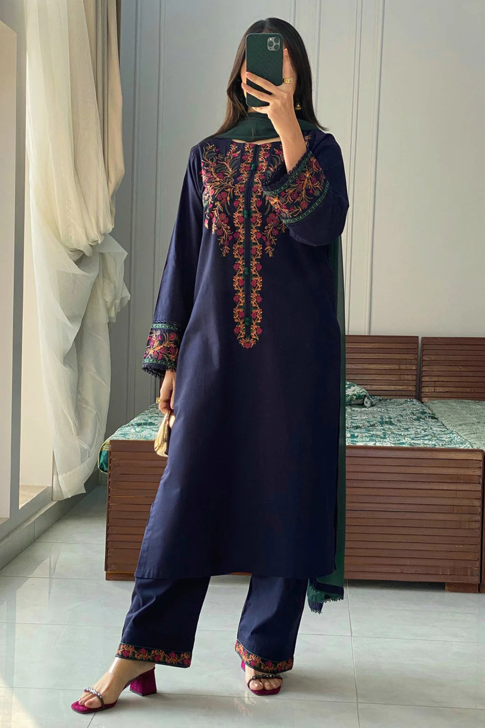 URAN-3PC DHANAK EMBROIDERED SHIRT WITH BAMBER CHIFFON DUPATTA AND EMB TROUSER-UR-3899
