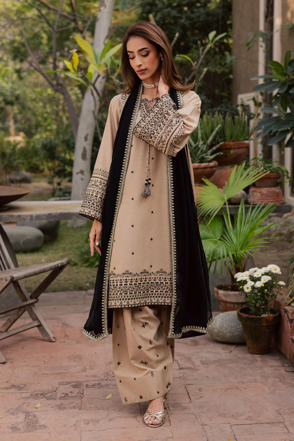 BATIK-3PC LAWN EMBROIDERED SHIRT WITH CHIFFON EMBROIDERED DUPATTA AND EMB TROUSER-UR-3654
