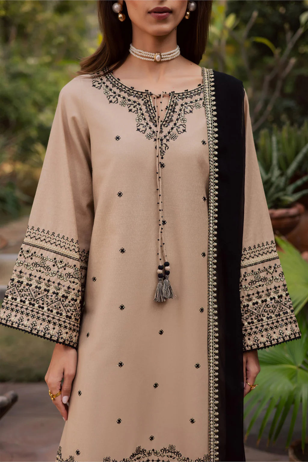 BATIK-3PC LAWN EMBROIDERED SHIRT WITH CHIFFON EMBROIDERED DUPATTA AND EMB TROUSER-UR-3654