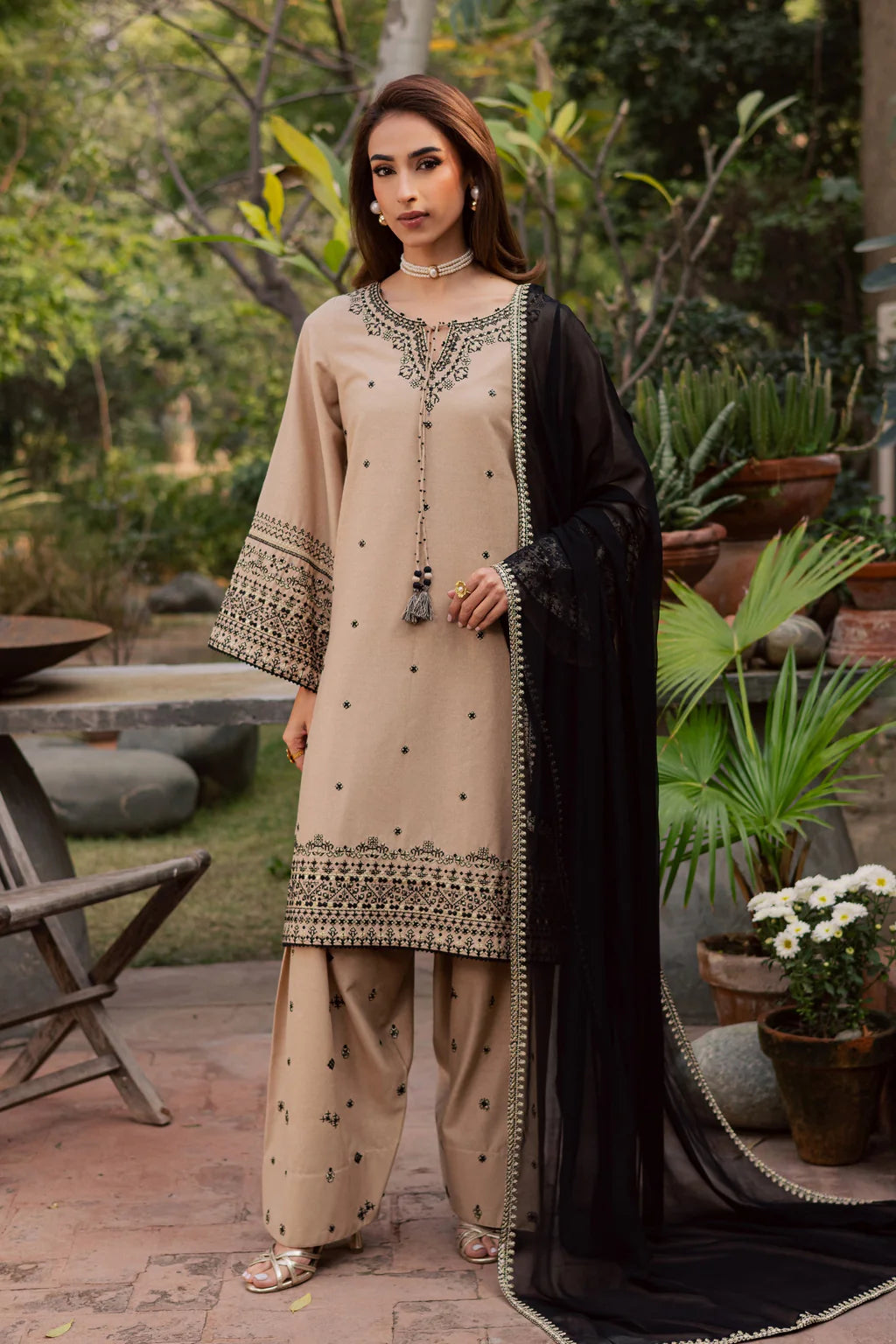 BATIK-3PC LAWN EMBROIDERED SHIRT WITH CHIFFON EMBROIDERED DUPATTA AND EMB TROUSER-UR-3654