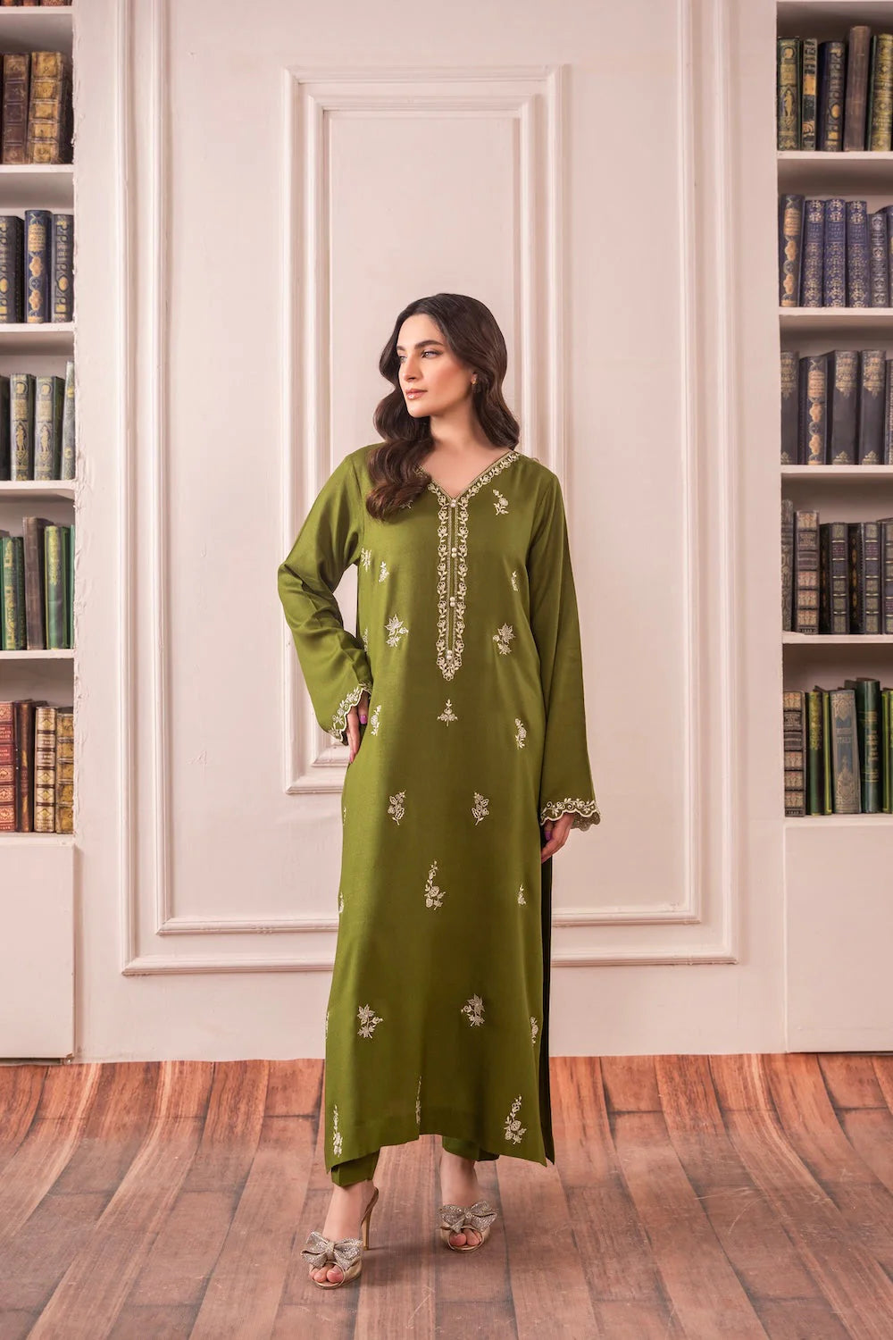 Asim Jofa-Lawn 3pc Embroidered Shirt With Bamber Chiffon Dupatta & Trouser-UR-2506