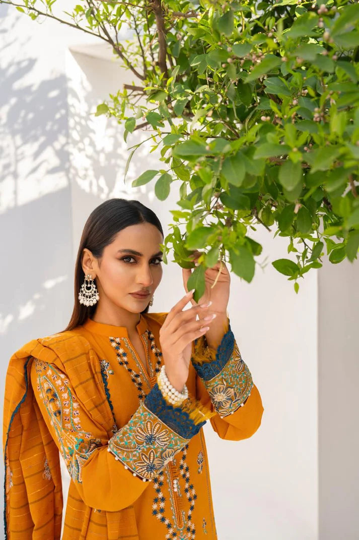URAN-PC LAWN EMBROIDERED SHIRT WITH LAWN EMBROIDERED READY TO WEAR DUPATTA-UR-2621