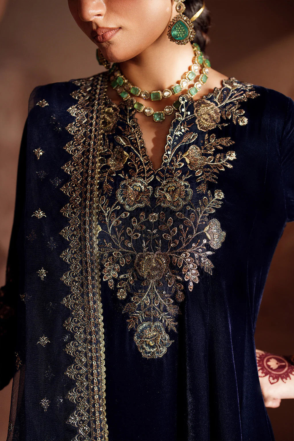 IZNIK-3PC VELVET EMBROIDERED NECKLINE WITH ORGANZA EMBROIDERED DUPATTA & VELVET EMB TROUSER-UR-5087