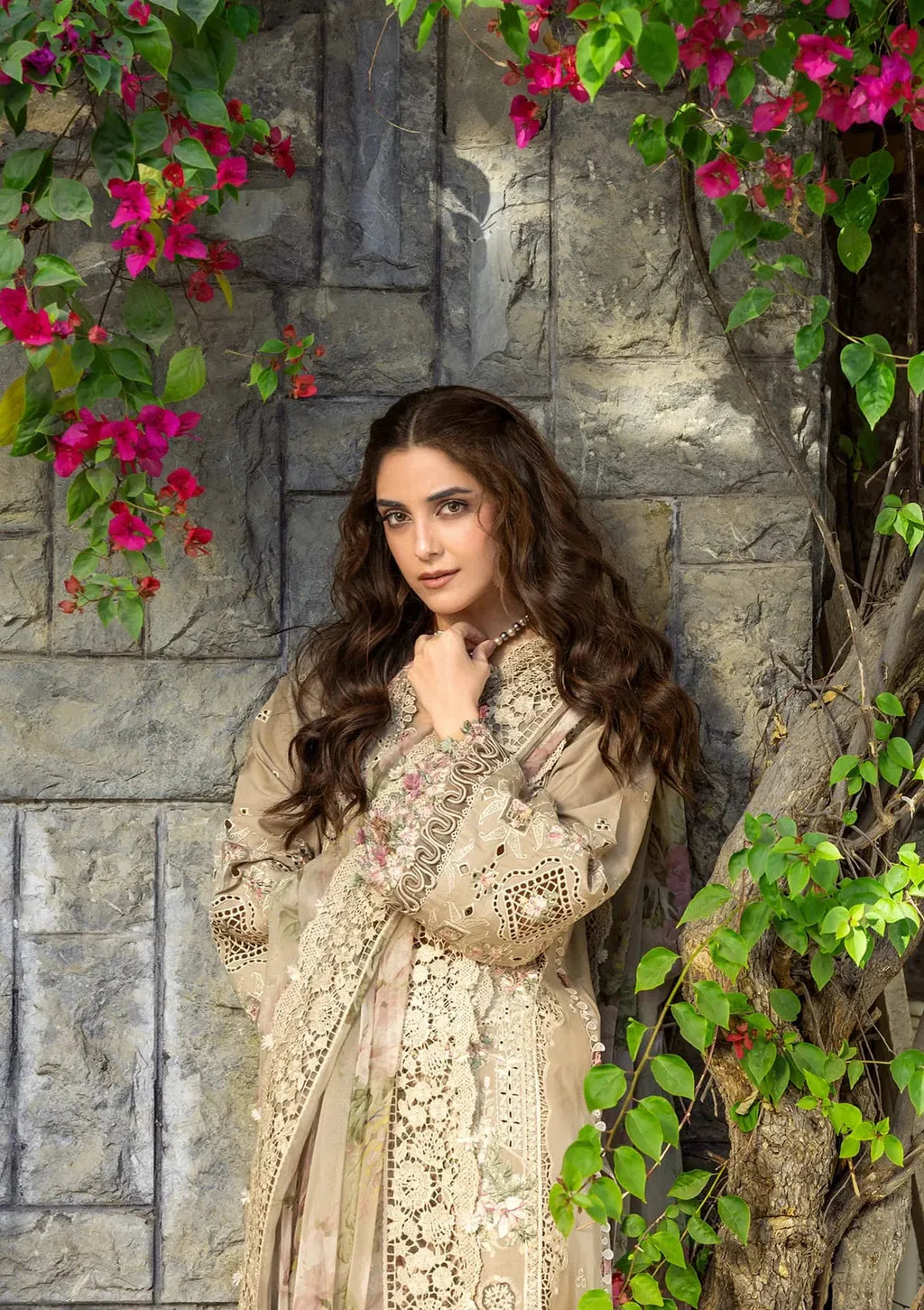 ELAF-3PC LAWN EMBROIDERED SHIRT WITH CHIFFON PRINTED EMBROIDERED DUPATTA AND TROUSER-UR-4263