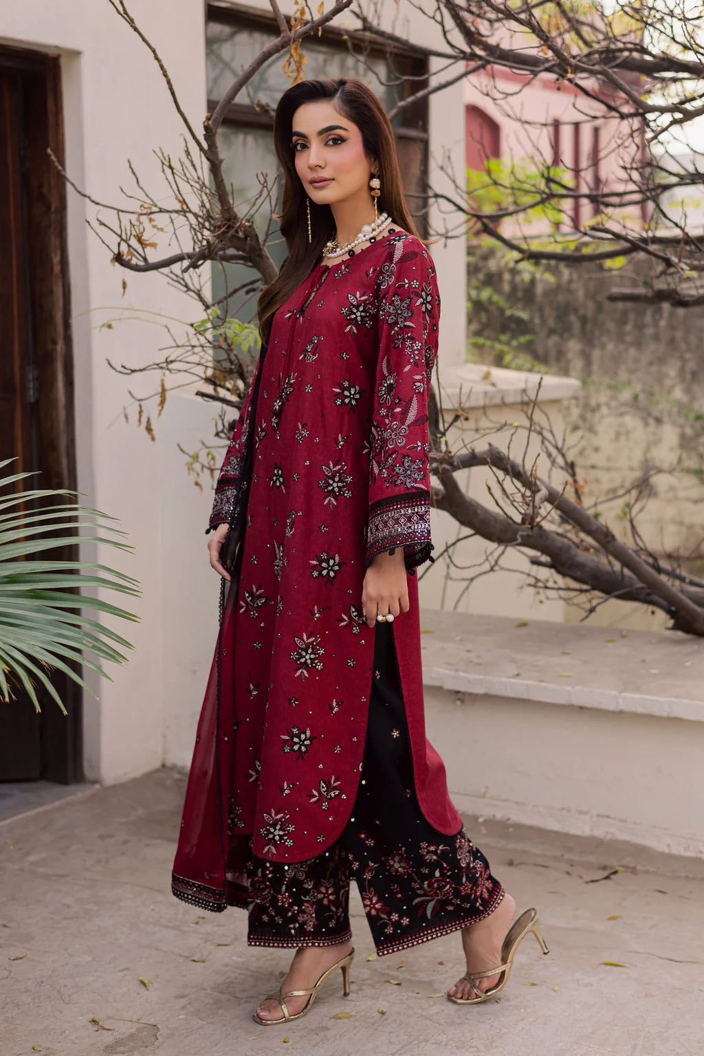 BATIK-3PC LAWN EMBROIDERED SHIRT WITH CHIFFON EMBROIDERED TYE&DYED DUPATTA AND EMB TROUSER-UR-3622
